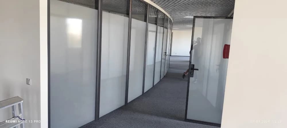 Установка декоративной пленки White Matt — тонировка окон плёнкой White Matt декоративная пленка в Санкт-Петербурге