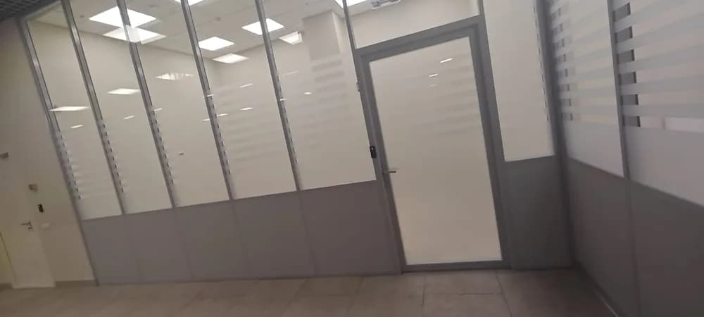 Офисы — Установка декоративной пленки с резкой полос по макету Заказчика. — тонировка окон плёнкой MATT Frost  декоративная пленка (резка полос по макету заказчика) в Санкт-Петербурге